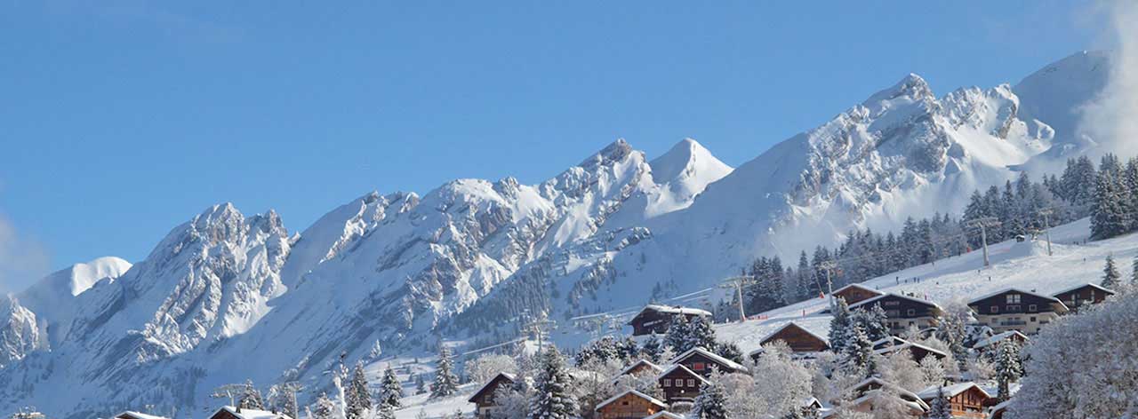 12 villages et stations de ski de Haute Savoie situé dans les Aravis, vacances montagne été et hiver